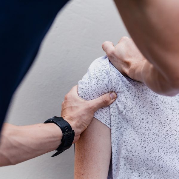 Exercices sur les épaules | Pierre M. Kinésithérapeute